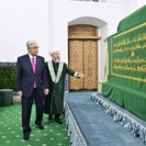 Президент посетил мавзолей Ходжи Ахмеда Яссауи